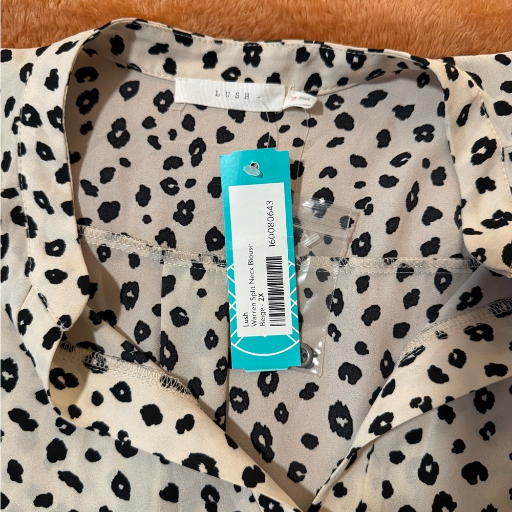 Lush Cream Boxy Blouse with Notched Collar and 3/4 Sleeves - Picture 4 of 4